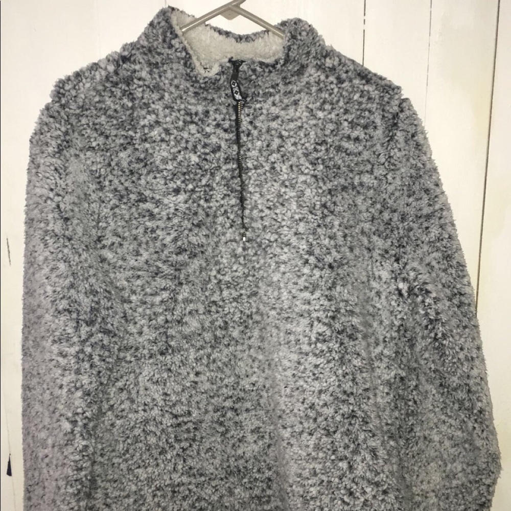 Black & White Sherpa